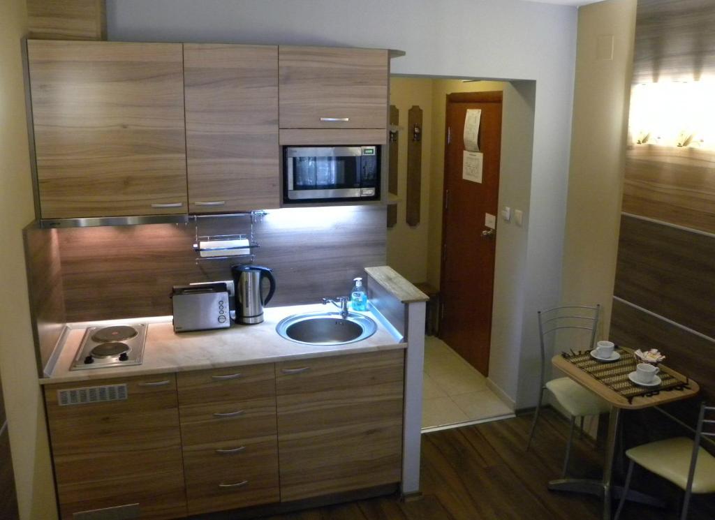 Three Dolphins Hotel With Rooftop Terracе Varna Quarto foto
