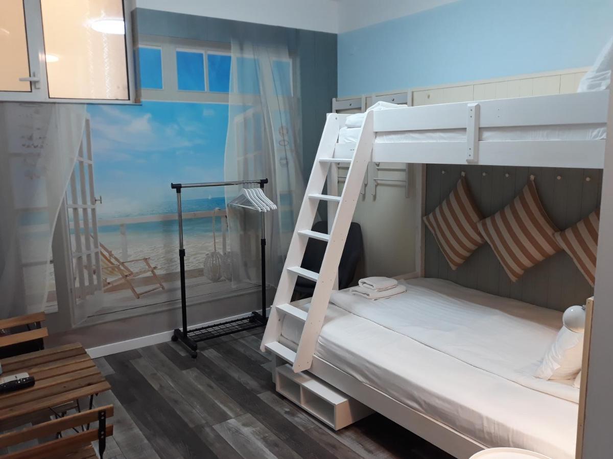Three Dolphins Hotel With Rooftop Terracе Varna Quarto foto